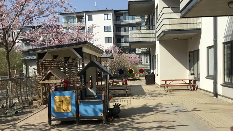 Fyrens förskola med förskolegård.